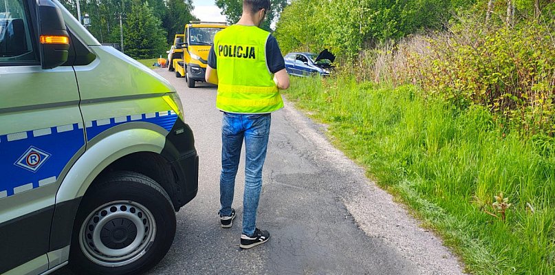 Zderzenie dwóch aut pod Radomskiem. Jedna osoba trafiła do szpitala - 23091