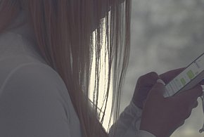 Odgórny zakaz telefonów w szkołach? MEN zdradza plany zmian-23219