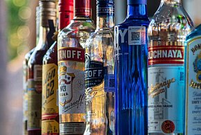 Piwo i wódka znikną ze stacji paliw? Ten pomysł znów jest na stole-23453