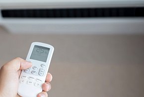 Chłodzisz się klimatyzacją? Oto, co najczęściej robią źle Polacy-23552