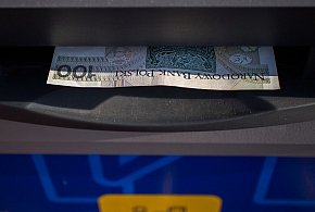 Nowy cennik usług bankowych. Klienci zapłacą więcej już od listopada-24110