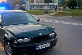Radomsko: pijany kierowca uderzył w auto i chciał uciec, ale został zatrzymany-24426