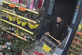 Policja z Radomska szuka mężczyzny podejrzanego o kradzież w Biedronce. Znasz go?-25020