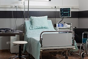 Lek wycofany z powodu zanieczyszczeń. W środku znaleziono fragmenty szkła-25195