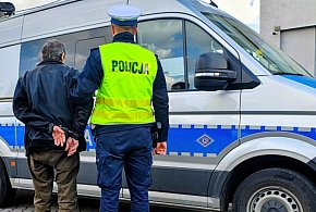 Aspirant Damian Jochym z Radomska zatrzymał pijanego kierowcę jadącego pod prąd-25247