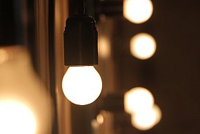 Rachunki za prąd pójdą w dół. Rząd usuwa opłatę doliczaną od lat-25612