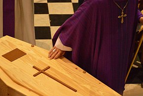 Rewolucja w pochówkach coraz bliżej. Tego w Polsce jeszcze nie było-25748