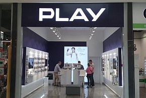 Potężna kara dla Play. Sieć ma zwrócić klientom pobrane środki-25776