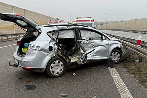 Łódzkie: koniec utrudnień po zderzeniu 9 aut na S8; w regionie 14 wypadków i 16 ko-25973