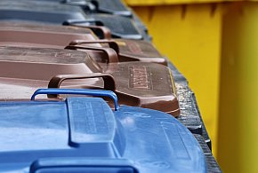 Fioletowe worki na odpady. Oto, co powinno tam trafiać-26131