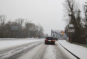 Poważne zagrożenie na drogach. Kierowcy często o tym zapominają-26196