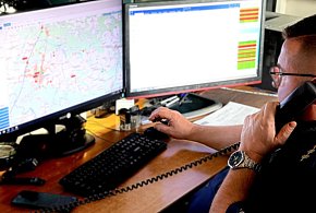 Dyżurny z KPP Radomsko dwa razy pomógł mężczyznom w kryzysie emocjonalnym