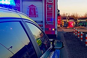 Motocyklista ranny po zderzeniu z fordem w Pławnie na ulicy Gidelskiej