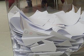 Prezydent Nawrocki chce referendum. Wniosek trafił już do Senatu