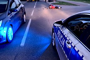 Wypadek drogowy na ulicy Jagiellońskiej w Radomsku. Kierowca motocykla w szpitalu