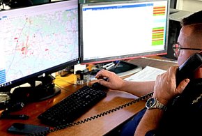 Dwie interwencje w jeden wieczór w Radomsku Policjant pomógł osobom w kryzysie emo