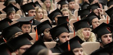 W tym roku akademickim na I rok studiów przyjęto 450 tys. osób, z czego prawie 310-25529