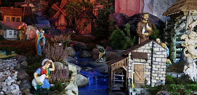 W pasterkę premiera największej w woj. łódzkim ruchomej szopki w Warcie-25906