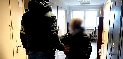 48-letnia kierowczyni po pijaku wjechała w płot, potem uciekała już pieszo, ale…