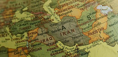Izrael i USA zaatakowały Iran; Teheran odpowiedział atakami na państwa w regionie