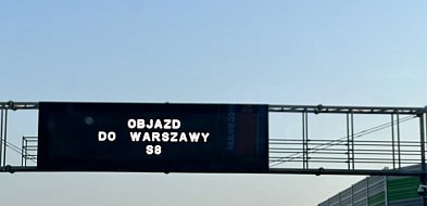 Poważny wypadek na A1 pod Tuszynem. Osobówka wjechała pod naczepę ciężarówki