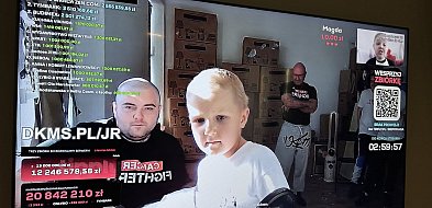 Zbiórka influencera Łatwoganga na pomoc dzieciom z rakiem została przedłużona do g