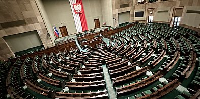 Sondaż WP: KO - 30,6 proc., PiS - 23,5 proc., Konfederacja - 12,2 proc.