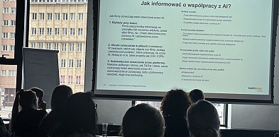 Badanie: tylko co trzecia mikrofirma korzysta z zaawansowanych narzędzi takich jak