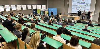 W Częstochowie rozpoczęło się IV Forum Prawno-Ekonomiczne o sztucznej inteligencji