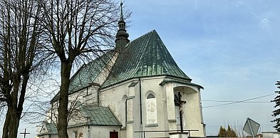 W Wielką Sobotę nie ma mszy; Wigilia Paschalna należy do Niedzieli Zmartwychwstani