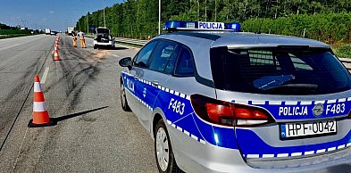 Audi wbiło się w ciężarówkę na A1 pod Radomskiem. Kierowca prawdopodobnie usnął