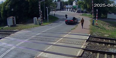 Nietrzeźwy kierowca skutera uderzył w bmw na ulicy Piłsudskiego w Radomsku-24355
