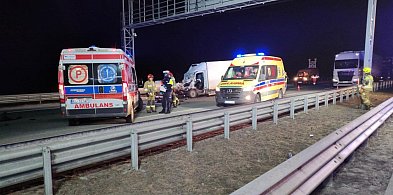 Zderzenie busa z ciężarówką na A1 koło Ochocic km 373,9 w stronę Katowic są ranni