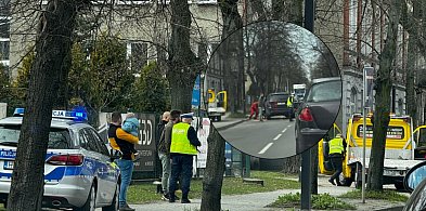 Policja wyjaśnia okoliczności kolizji samochodów przy ul. Kościuszki w Radomsku