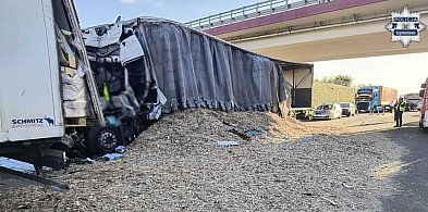 Śmiertelny wypadek na A1. Zderzenie czterech pojazdów, kierowca ciężarkówki zginął