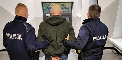 Policja w Częstochowie: ukrył się pod kołdrą, ale polic-25176