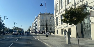 Proces sądowego sekretarza oskarżonego o oszustwo przen