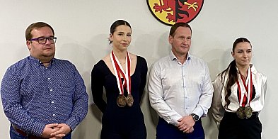 Sukces sztangistów z powiatu radomszczańskiego. Starosta podziękował medalistkom