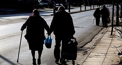 ZUS: od września niższe limity dorabiania dla emerytów i rencistów-24319