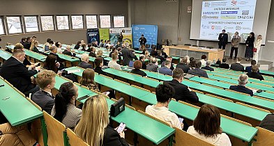 W Częstochowie rozpoczęło się IV Forum Prawno-Ekonomiczne o sztucznej inteligencji