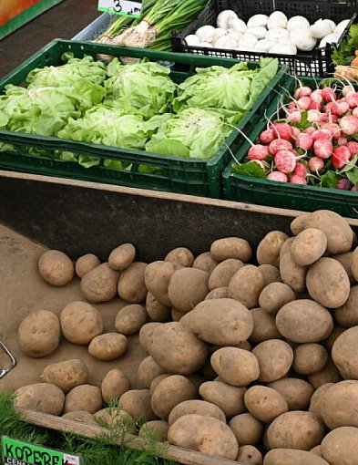 GUS: przed świętami tańsza niż rok temu marchewka i ziemniaki; droższa czekolada-25933