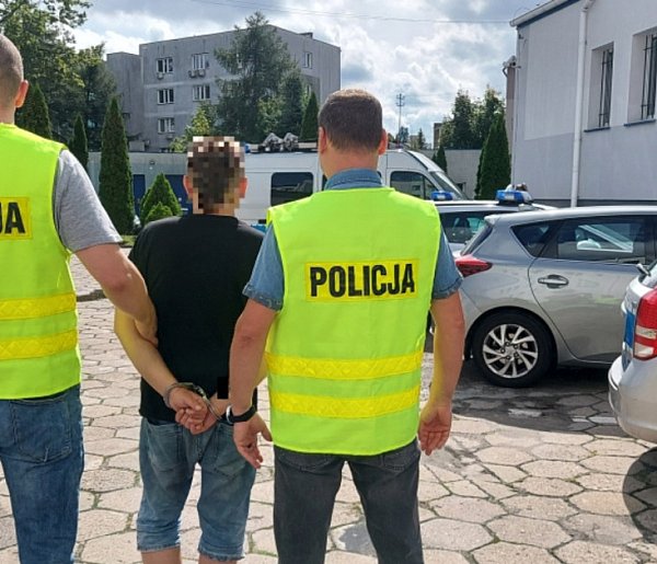 Ponad 80 gramów narkotyków przejętych przez bełchatowską Policję dwóch mężczyzn za-24618
