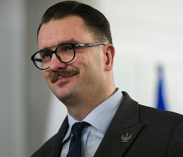 Poseł Łukasz Mejza jechał z prędkością 200 km/h; odmówił przyjęcia mandatu-25007