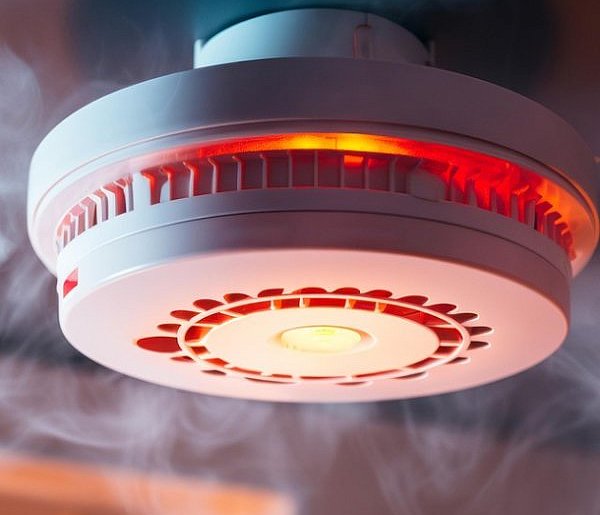 Rewolucja w przepisach pożarowych. Nowe obowiązki dla właścicieli domów i firm-25222