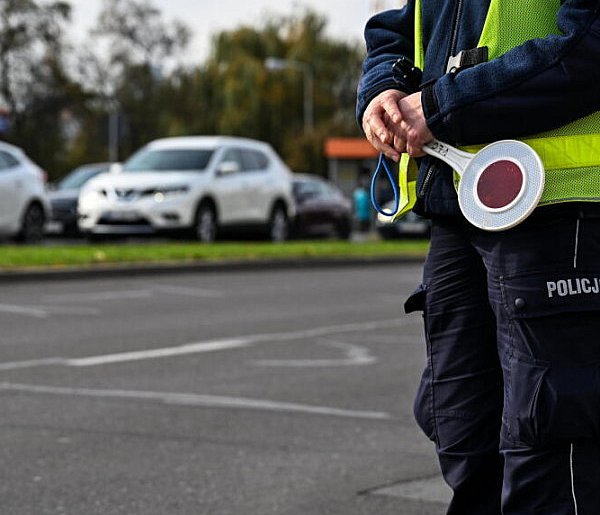 W Dzień Zaduszny policja apeluje do kierowców: noga z gazu, zero alkoholu-25284