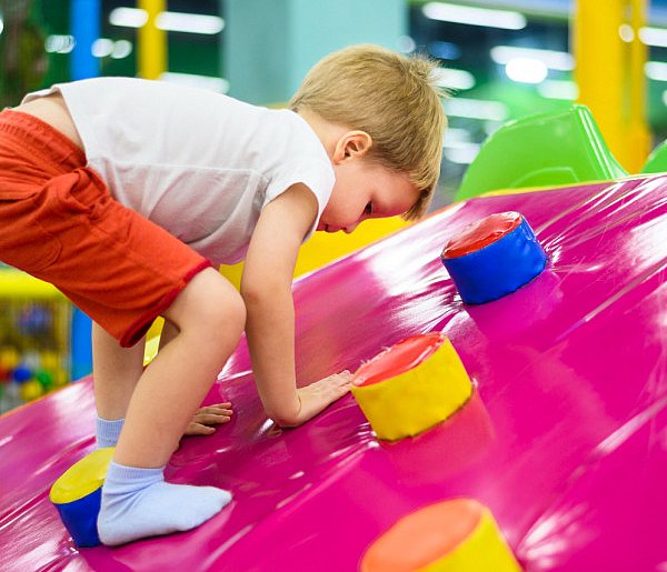 Zostawiasz dziecko w sali zabaw? Urząd wykrył poważne uchybienia-26193