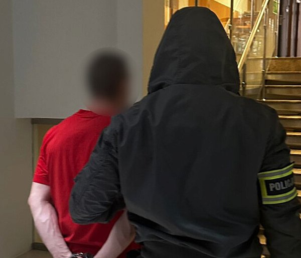 Znów groził właścicielowi lokalu w Piotrkowie Trybunalskim. 39-latek zatrzymany po