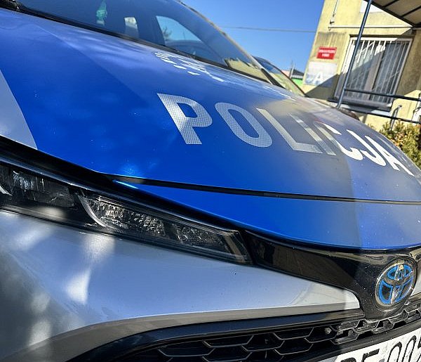 Nocny rajd pijanej rowerzystki w Radomsku przerwali policjanci Jechała bez świateł