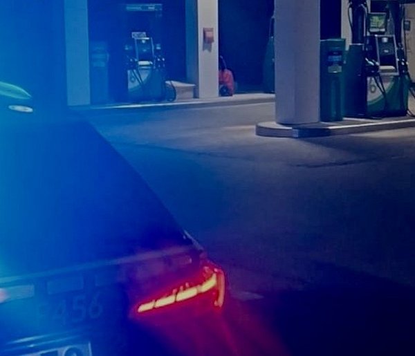 Pościg ulicami Radomska zakończony rozbitym BMW. Pijany 33-latek bez prawa jazdy..