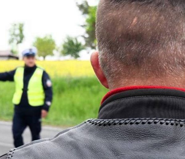 Dwa wypadki motocyklistów w powiecie radomszczańskim już na początku sezonu